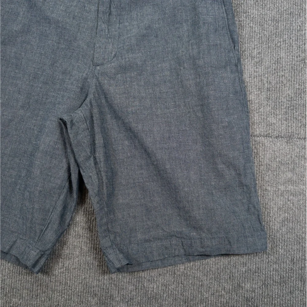 Banana Republic details brand